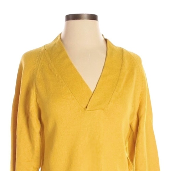 Ann Taylor Tunic V Neck Yellow Wool Sweater XS - Picture 3 of 8